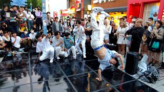 SATURDAY. WIT. DYNAMIC CAPTIVATING PERFORMANCE. HONGDAE STREET.