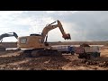 แพคคู่เล่นบ่อใหญ่ cat320 gc vs volvo ec200d สาระเต็มๆ ดั้มแรง excavator and truck ep.7413