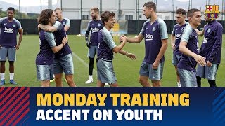 Accent on youth on Monday with Barça B players heavily involved in training