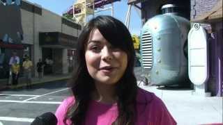 Despicable Me Minion Mayhem Yellow Carpet Interviews: Miranda Cosgrove, Dana Gaier Universal Orlando