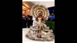 Iman's  incredible golden dress at Met Gala 2021..