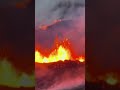 Un volcán cercano a la capital de Islandia entra en erupción por tercera vez en tres años