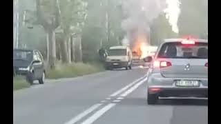 GROSSETO - Auto a fuoco alle porte della città