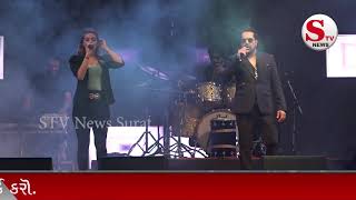 "Aapka Kya Hoga Janabe Ali" (Dhanno) Housefull II Mika singh & Akira II Live concert in Surat
