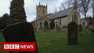 Coronavirus: How Eyam in Derbyshire 'self-isolated' - BBC News