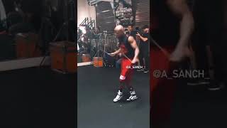 Floyd Mayweather shows his skills on the jump rope 💥😤