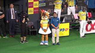 【4K】20170510 今日も栗山監督からメンバー表貰おうと頑張るポリーちゃん