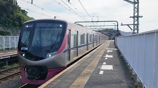 京王5000系5736F・回送列車の京王よみうりランド駅通過シーン