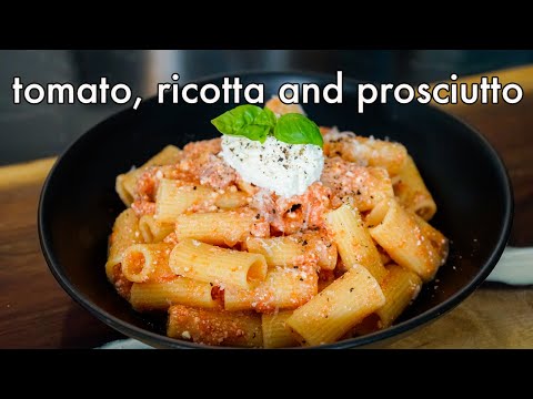 Recipe for Pasta Prosciutto e Piselli (creamy pasta with prosciutto cotto and peas).