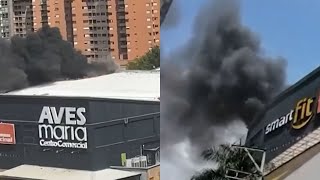 Grave incendio en centro comercial de Sabaneta, Antioquia