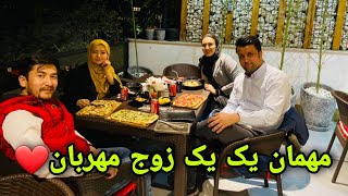 مهمان یک خانم نازنین ایرانی بودیم، خانم مونا مارا در یکی از بهترین رستورانت‌های تهران برد، ممنونت😌❤