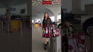 #Bhagyashree spotted at airport #Bhagyashree #bollywooddazzle #celebritystyle #bollywoodstyle