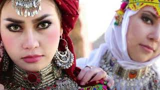 Afghan Models Walk A Fine Line Under Constant Threat