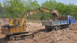 รถแบคโฮโคมัตสุ KOMATSU PC100 ขุดสระน้ำตักดินใส่รถดั้ม  Excavator and Dump Truck | Che Chef