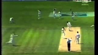 Poor Aussie dead plumb golden duck LBW against Curtly Ambrose 3