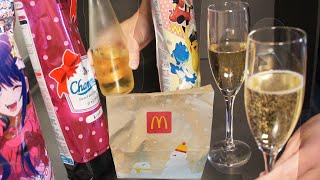 [Christmas in Japan]　A unique Japanese drink and McChicken nuggets.