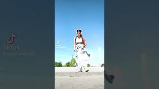 прогулялась в парке) #2024 #dance #tiktok #лето #musicdance #прогулка #парк