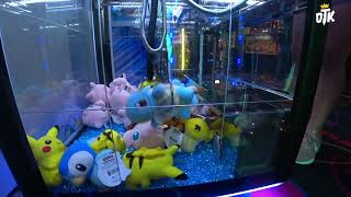Alinity WINS Squirtle at Crane Game | Mizkif and Alinity Gets a Little Too INTIMATE