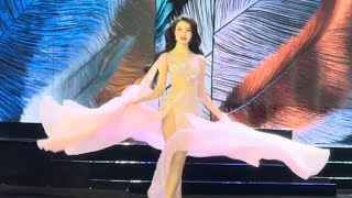 FANCAM Cú xoay váy chấn động tại chung kết Miss International Queen của Tường San