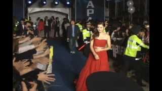 [donga] 'Kang Sora' Blue carpet, 'torn dress' surprise(강소라, 드레스 찢어져 아찔해)