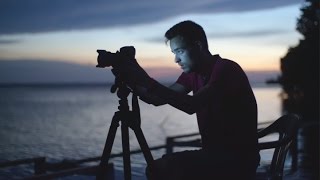 That's Amazing: Photographer Risks His Life for the Perfect Shot