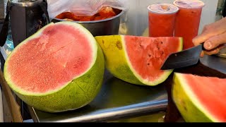 西瓜甜不甜 生意這麼好 誰説不甜 永大果汁王子 Watermelon juice is so sweet. Taiwan night market juice prince