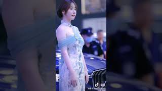 街拍(104) 丰乳肥臀的美女小姐姐，最费什么？#街拍 #shorts #抖音 #tiktok #tiktok #网红 #成都 #太古里 #美女 #小姐姐