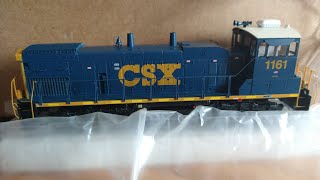 Athearn Genesis CSX MP15AC #train