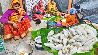 শীতের রাতে বাইরে রান্নাঘরে মা কাকিমারা সবাই একসাথে বসে পিঠে বানানো হলো I #pithepuli