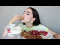 НЕУВАЖЕНИЕ В ОТНОШЕНИЯХ БЛИНЫ С СЛИВКАМИ mukbang asmr ayka emilly