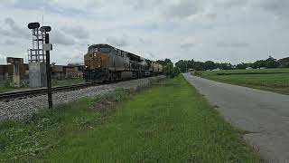 CSX G974-13 ET44AH K5LA Horn \u0026 ES44AH with a Nice Horn Salutes on this Empty Grain Train