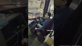 Volvo bus extreme steering action 🔥 Volvo 9600 Beautiful steering play by the experienced driver 🙌