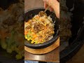 滋滋作響的石鍋拌飯