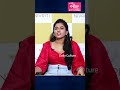 anchor vishnu priya about srimukhi shorts