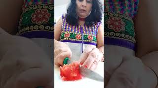 फरोज़न frozen टमाटर #एकदम फ्रेश टमाटर की तरह ही कटता है #viral cooking shot