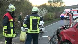 12.04.2011 Burbach: Frontal-Unfall mit zwei Schwerverletzten