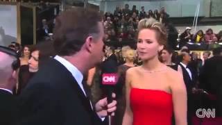 OMG! Watch Jennifer Lawrence Falls On The Red Carpet For 2nd Time At The Oscars 2014