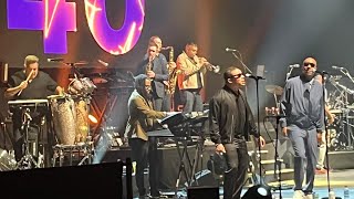 A mix of UB40’s songs from their gig at Motorpoint Arena, Nottingham. 21.11.24