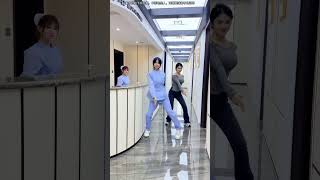 小琪 十三年 | 练习下广场舞 #chinesedance #舞台无处不在 #shortsvideo #dance #nurses #护士跳舞