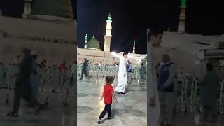 cute baby walking in the courtyard of Masjid Nabwi  ﷺ #shorts #cutebaby #masjidnabawi #lovestatus