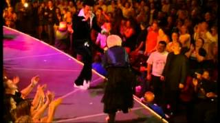 Cyndi Lauper & Shaggy Duo Live - Girls just want to have fun.HQ Vocal