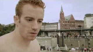 RED BULL CLIFF DIVING SERIES 2009: STOP 6 HAMBURG - STORY CLIP \