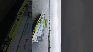 Zero-emission hydrogen-powered cargo vessel