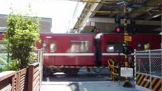 2012.08.31 京急大師線、産業道路を横切る踏み切り