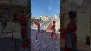 【USJ】ミニオンカンフーダンス道場の入り待ち