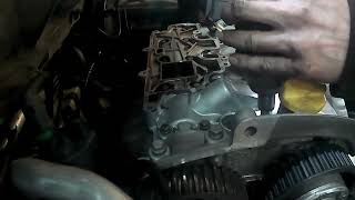 Timing belt replacement and camshaft cover sealing Renault Scenic 1.6 16v part 1