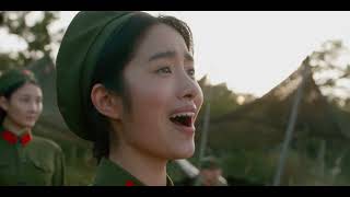 彭丽媛 Peng Liyuan《血染的风采》冯小刚芳华MV！ Bloodstained Glory  w  English lyrics