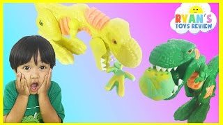 Play do Jurassic world wreck 'n Roar Dinosaur game for kids