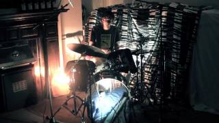 Beatnik Studio - Finn Plays The Drums