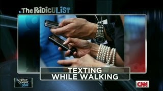 RidicuList: Texting while walking